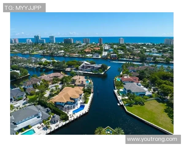 足球明星们的豪宅揭秘他们如今居住的奢华地点与生活方式